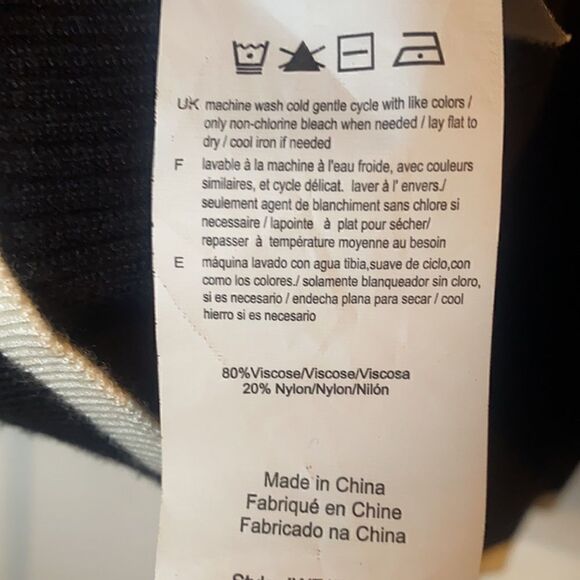 Isaac Mizrahi Black Long Bell Sleeve Sweater - Picture 4 of 8